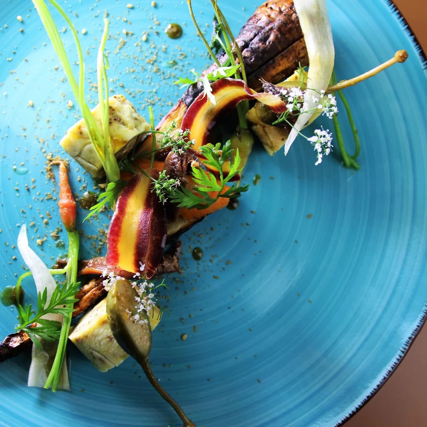 Image alt description