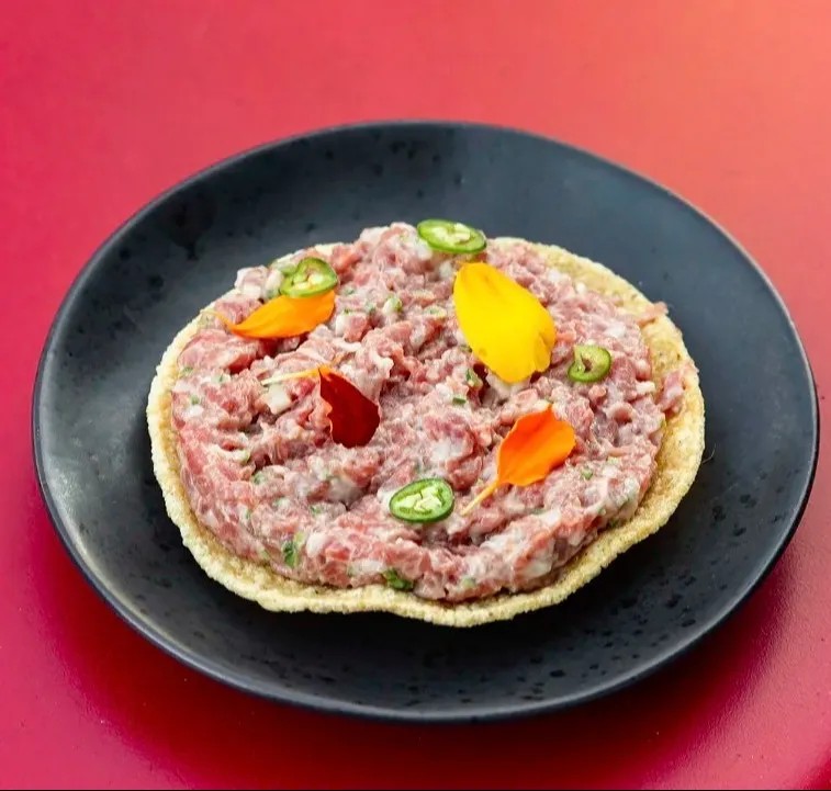 Image alt description