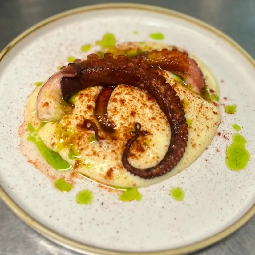 Image alt description