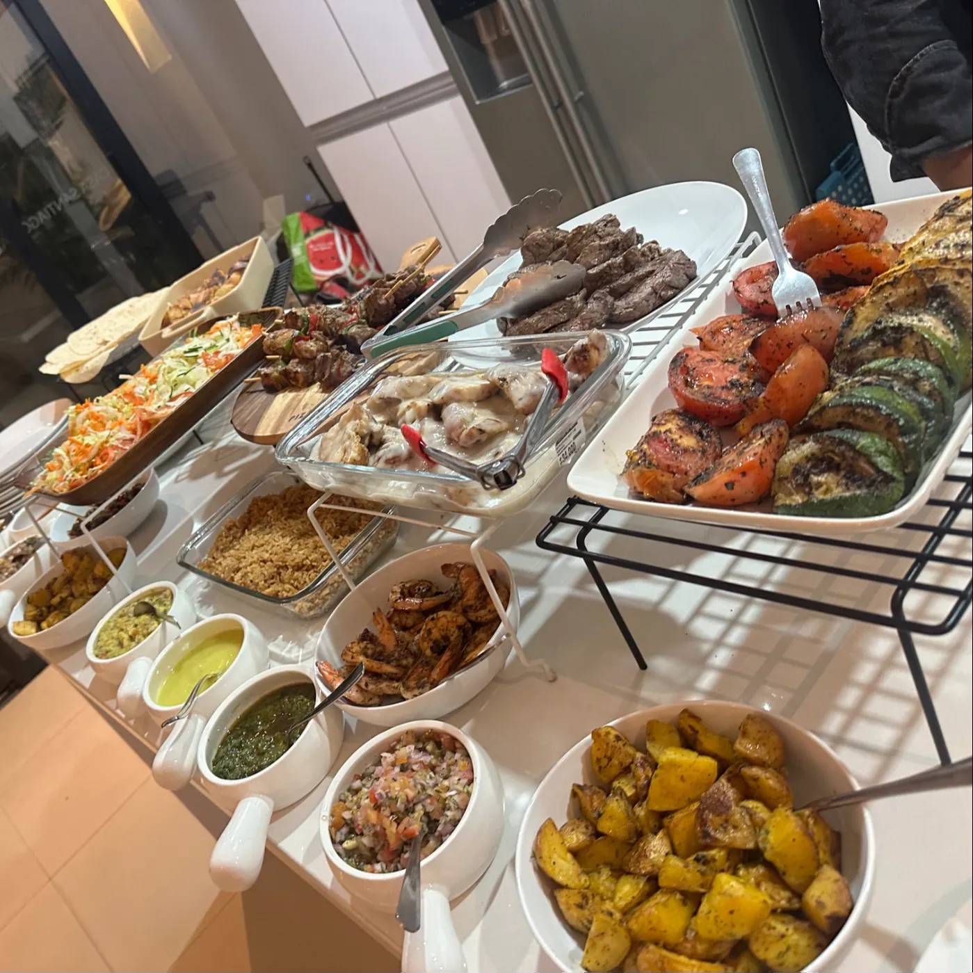 Image alt description