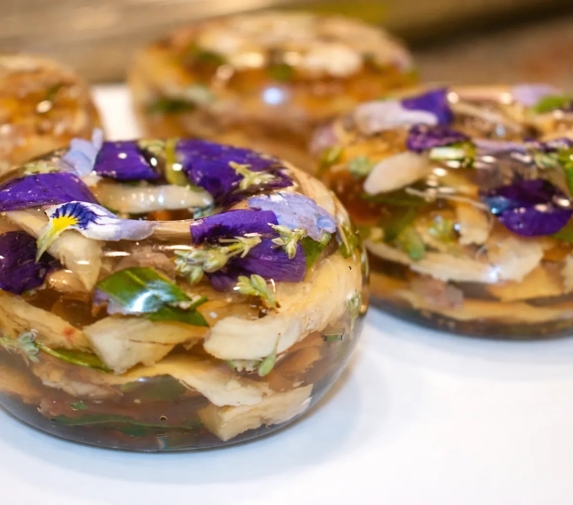 Image alt description