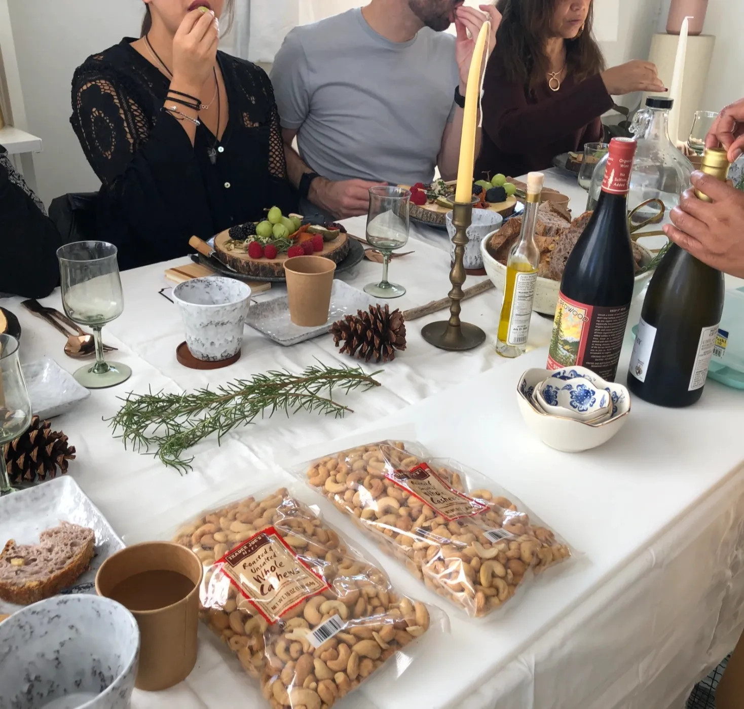 Image alt description