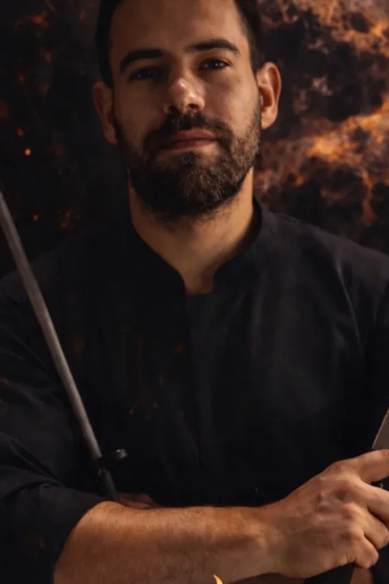 Image alt description