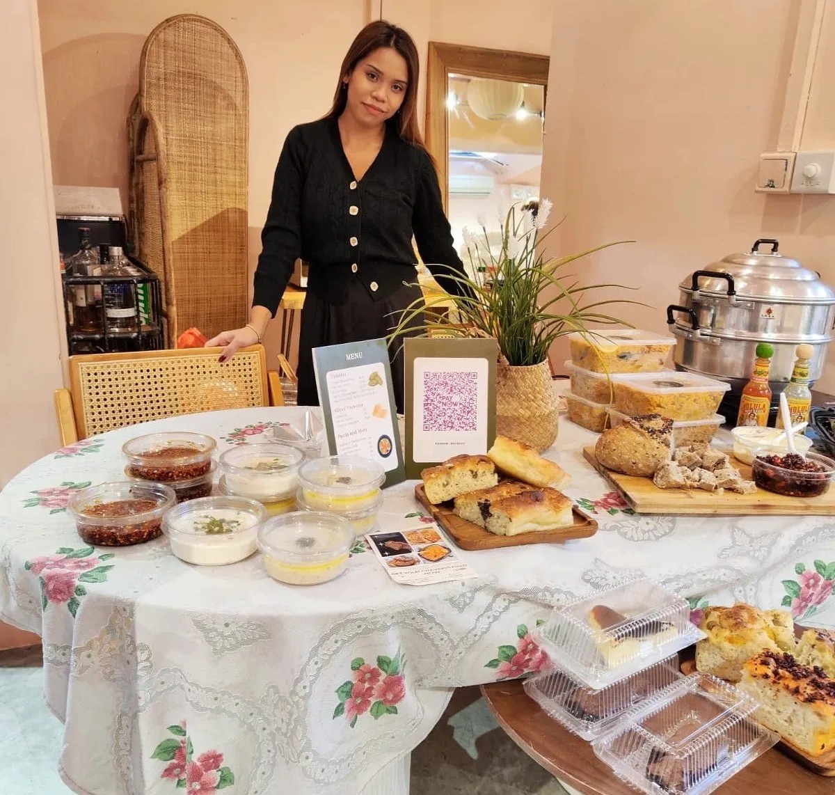 Image alt description