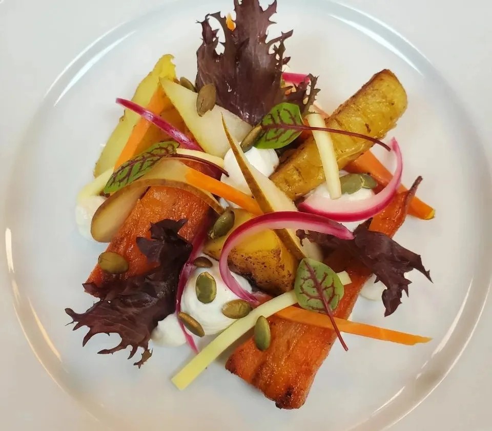 Image alt description