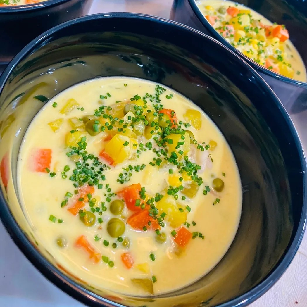 Image alt description