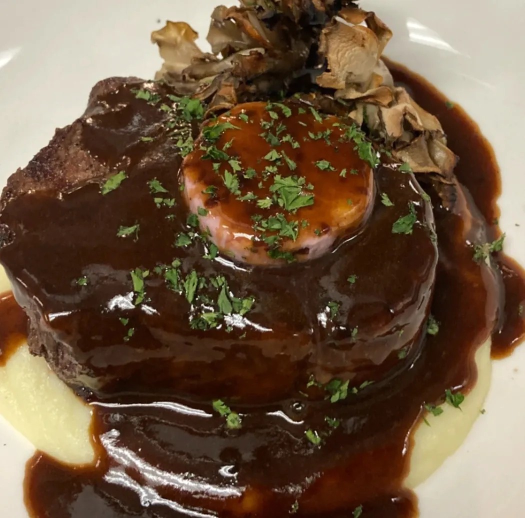 Image alt description