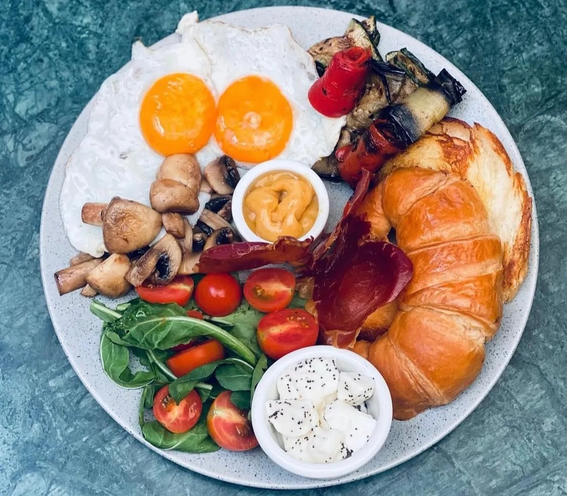 Image alt description