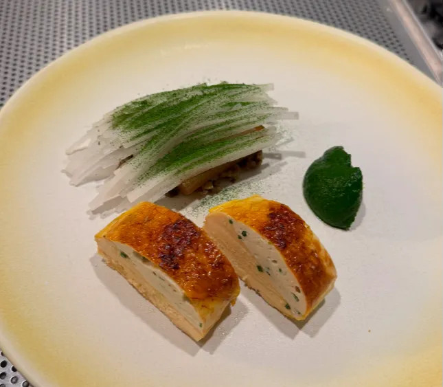 Image alt description