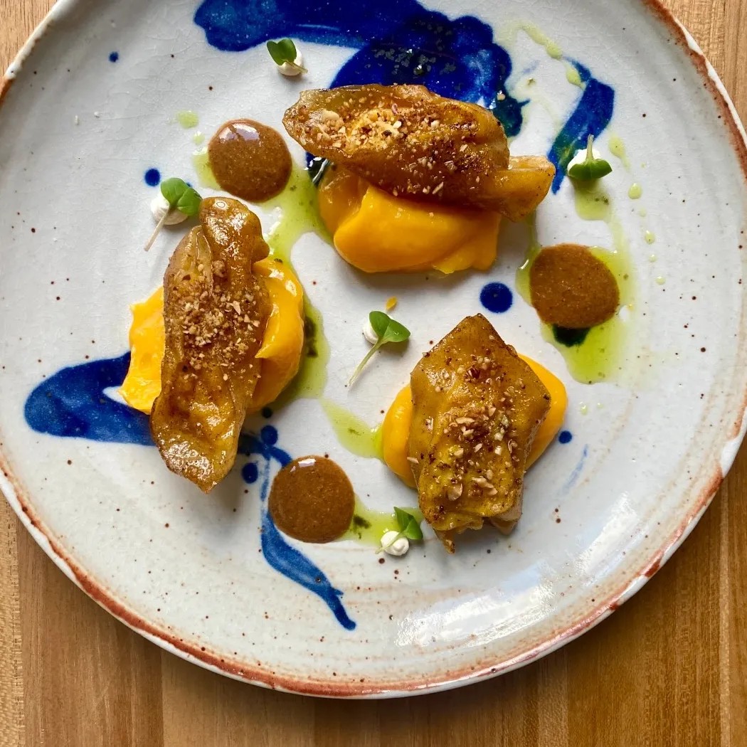 Image alt description