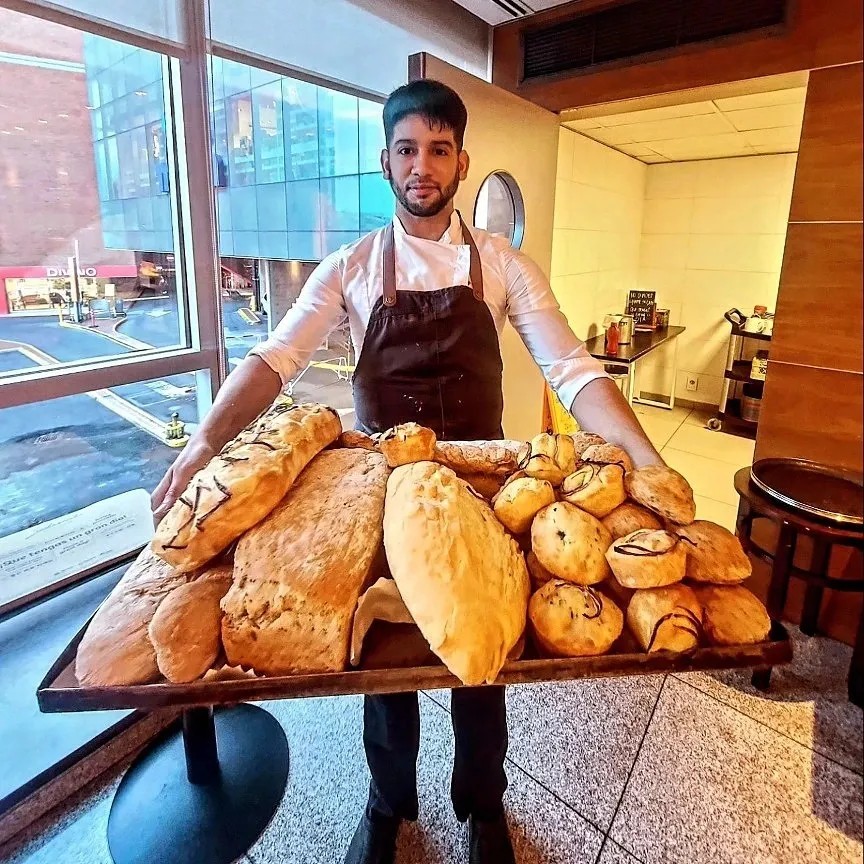 Image alt description