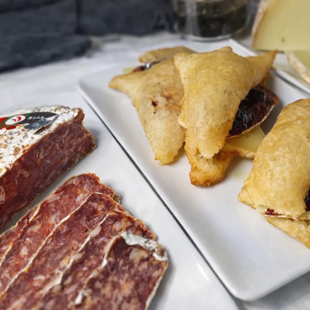 Image alt description