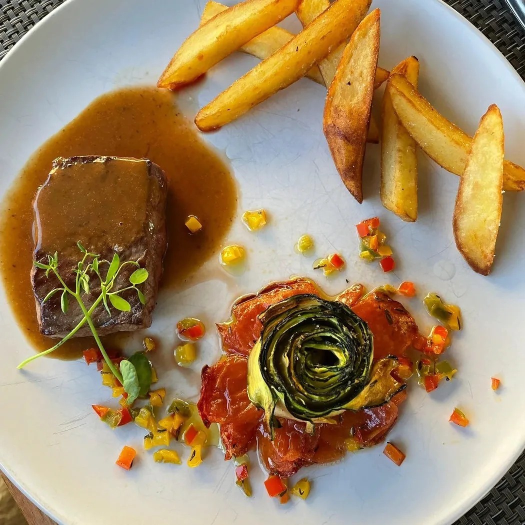 Image alt description