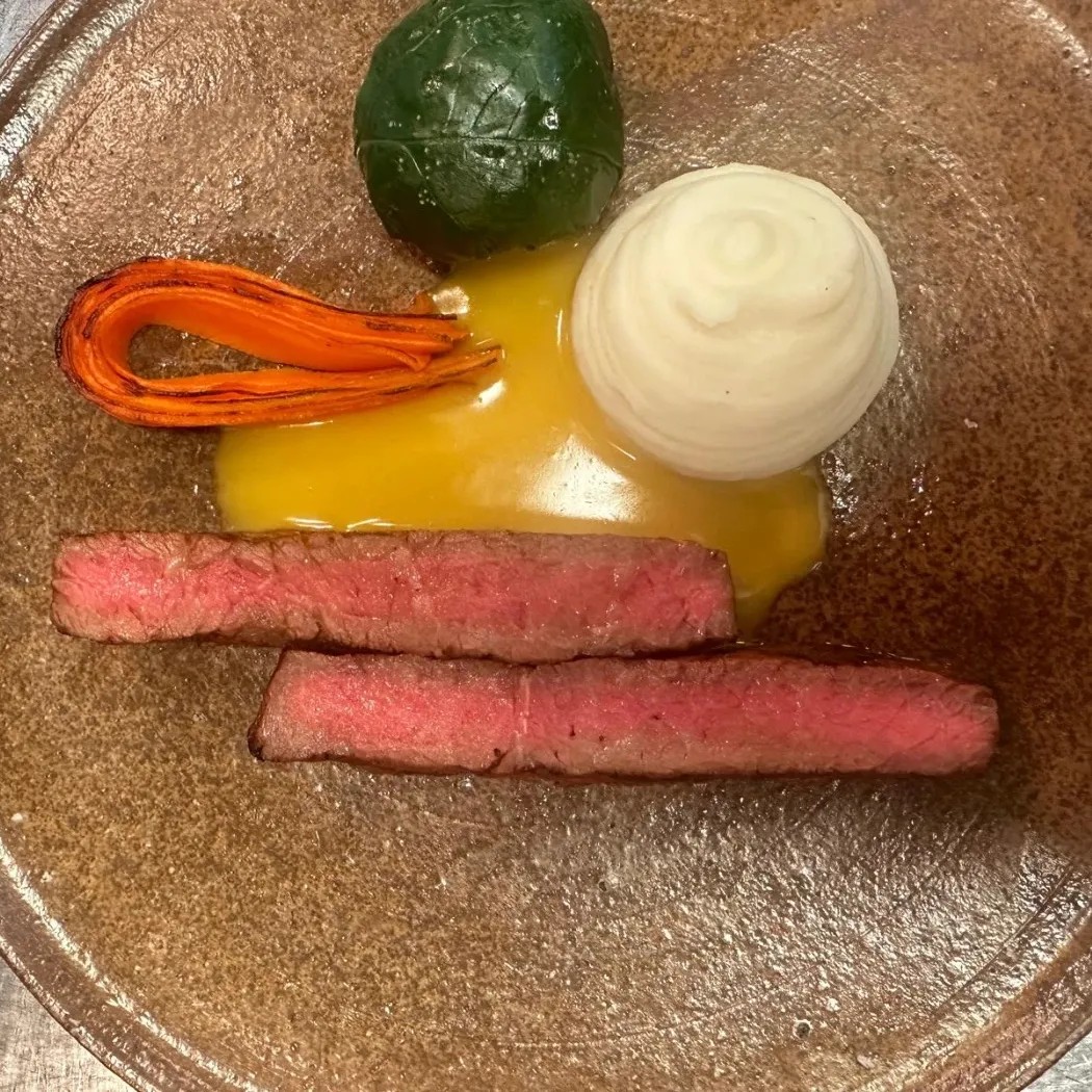 Image alt description