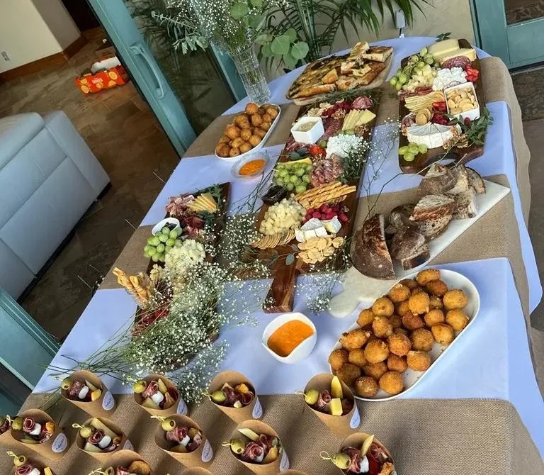 Image alt description