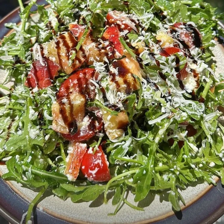 Image alt description