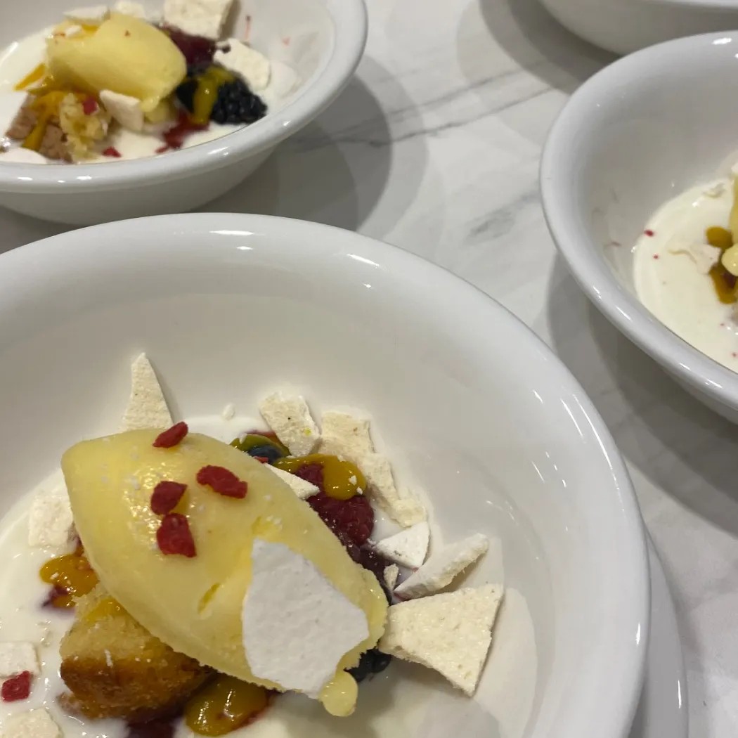 Image alt description