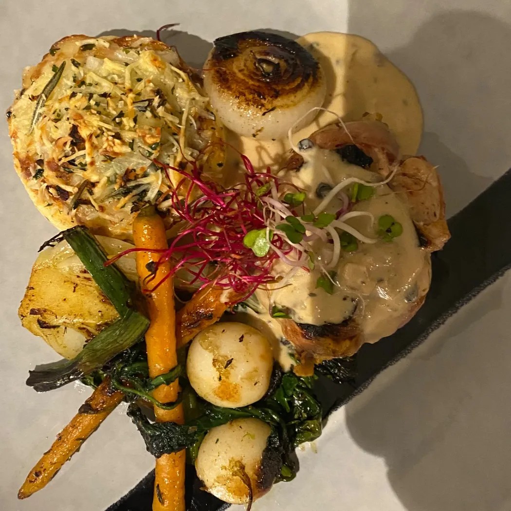 Image alt description