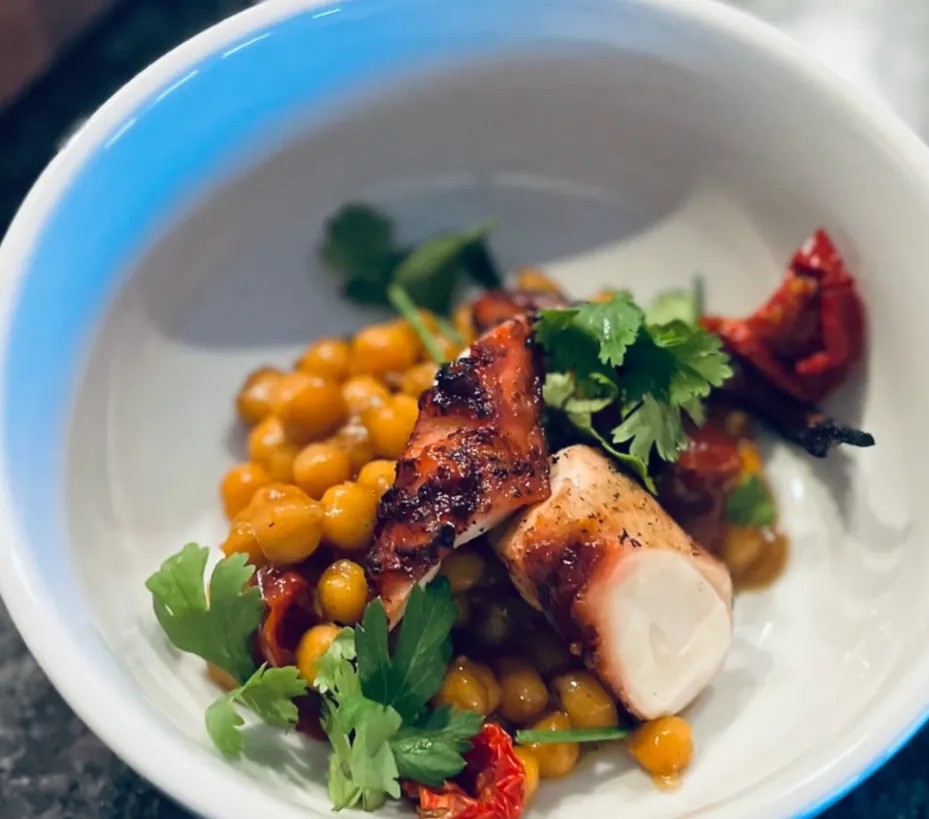 Image alt description