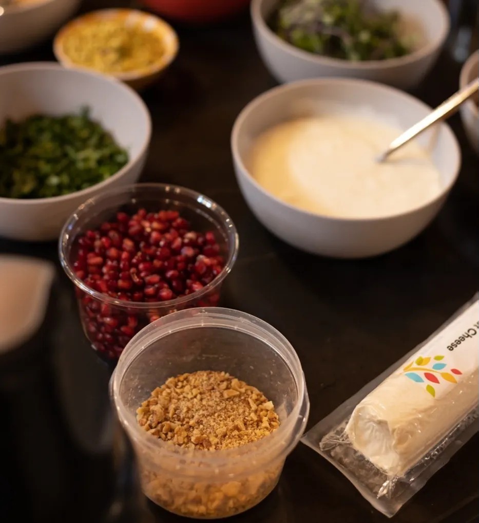 Image alt description