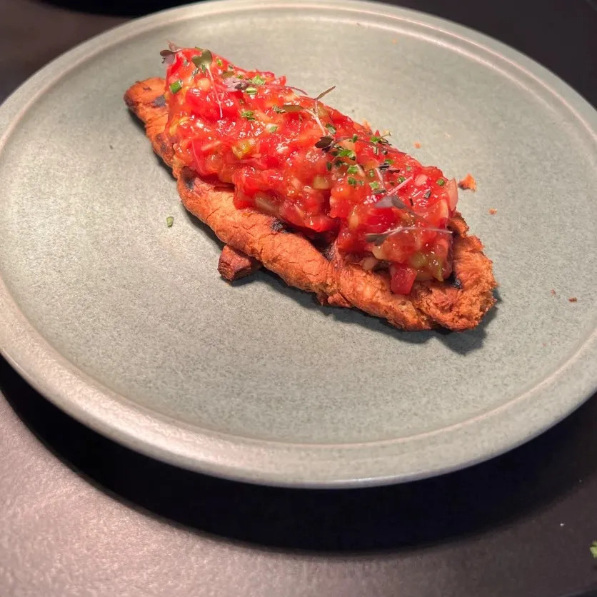 Image alt description