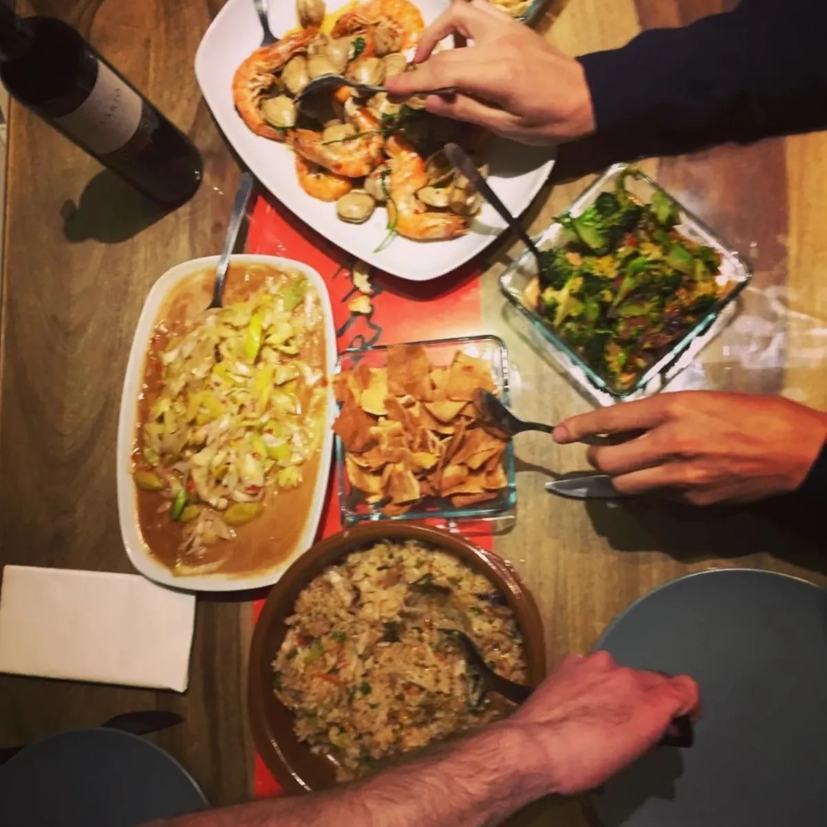 Image alt description