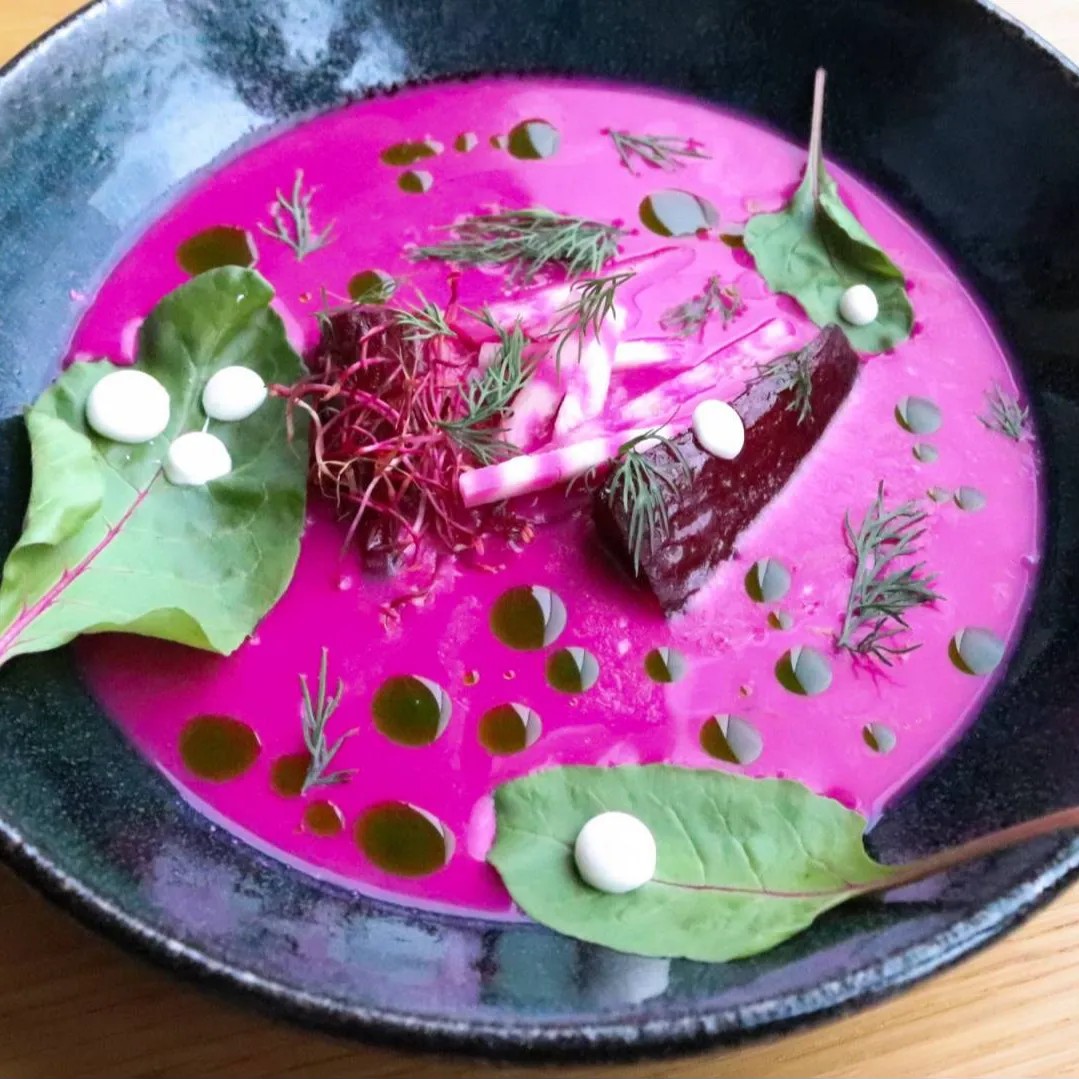 Image alt description