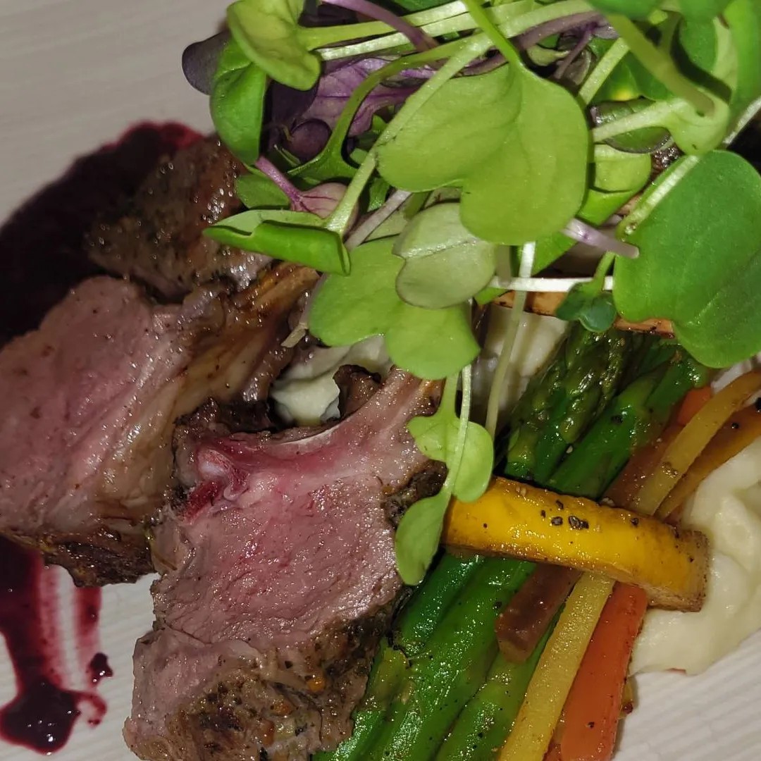 Image alt description