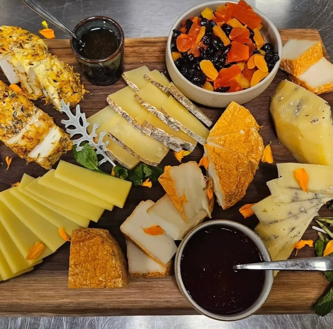 Image alt description