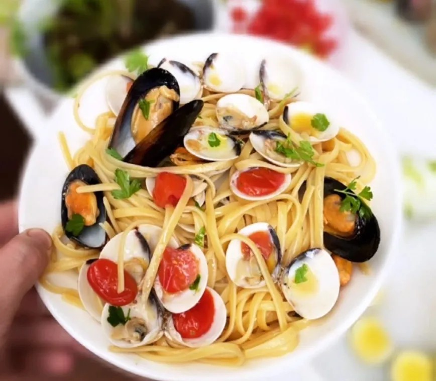 Image alt description