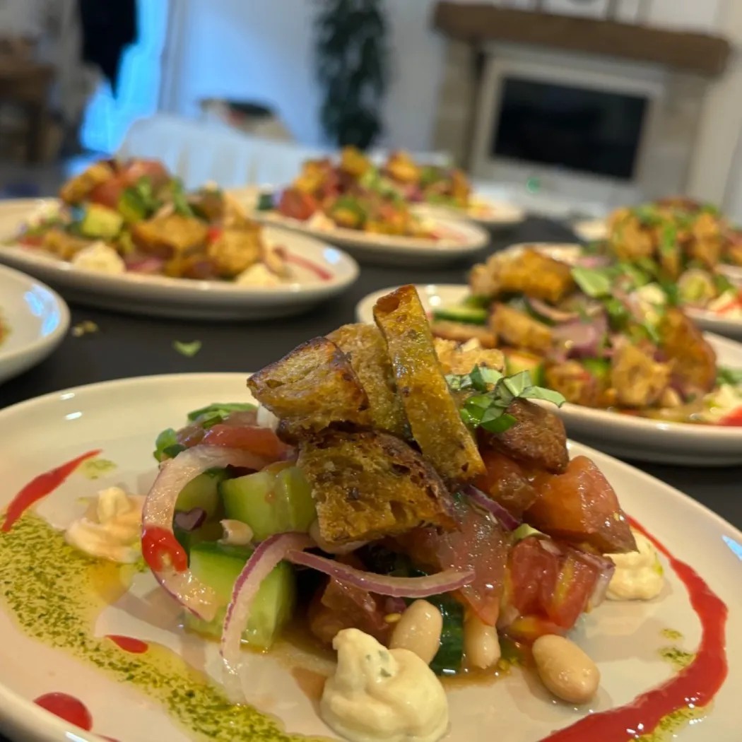 Image alt description