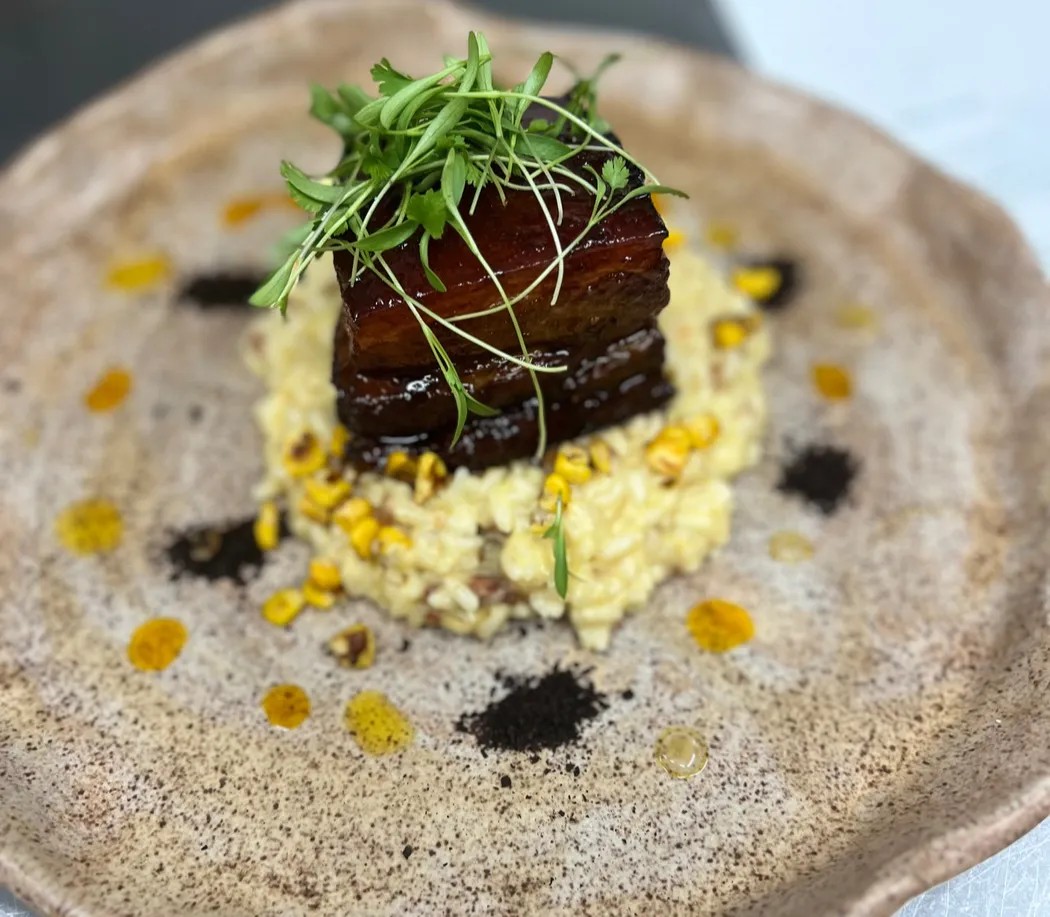 Image alt description