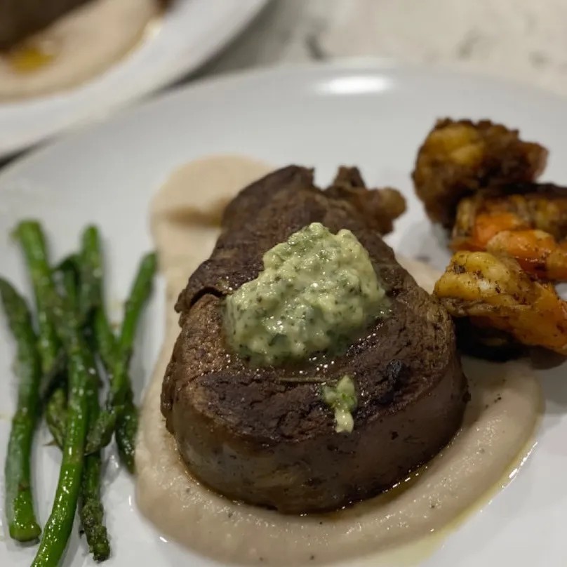 Image alt description