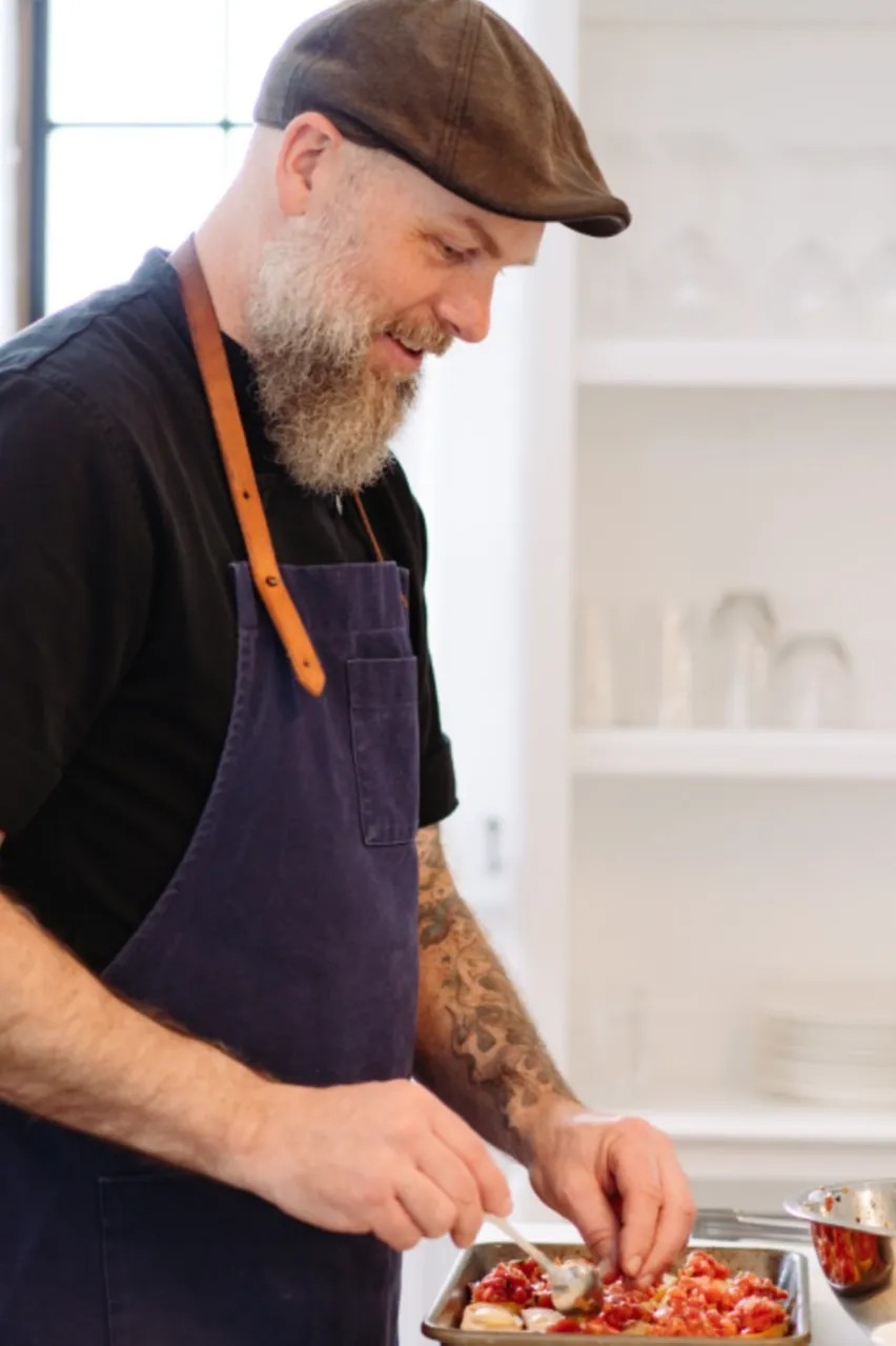 Image alt description