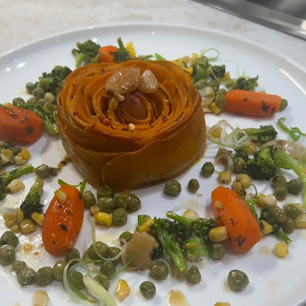 Image alt description