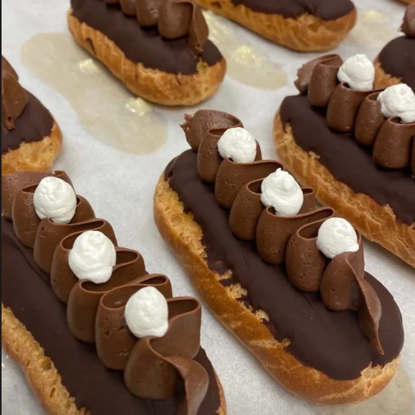 Image alt description