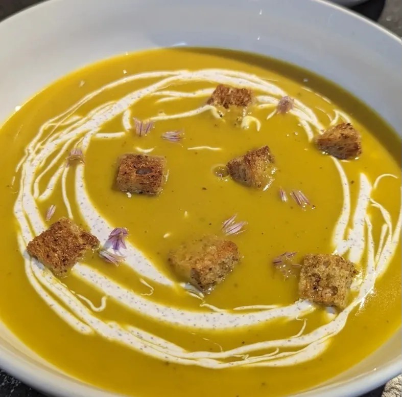 Image alt description