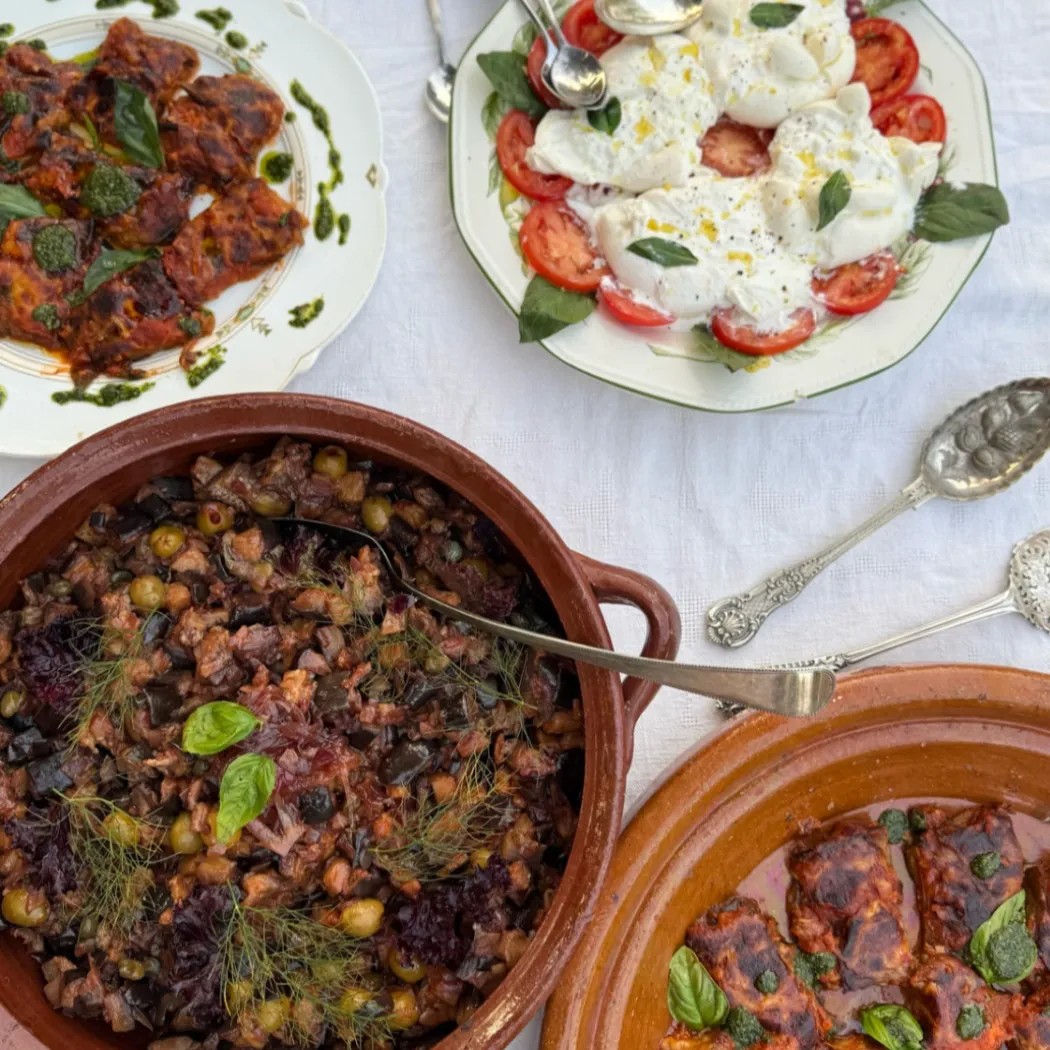 Image alt description