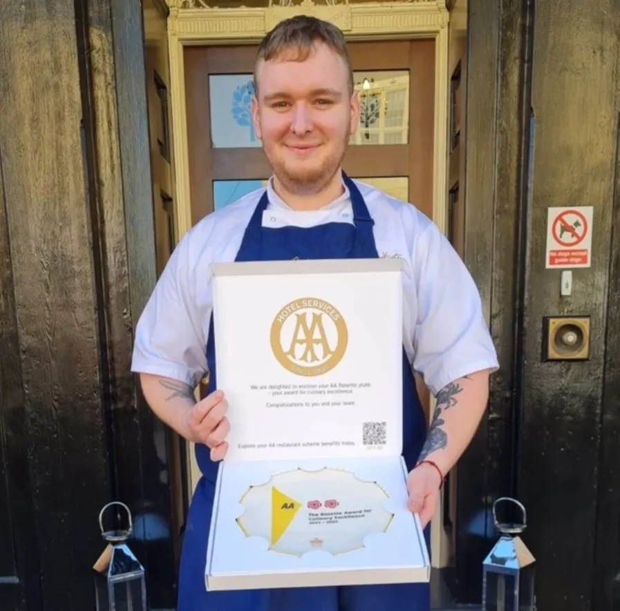 Image alt description