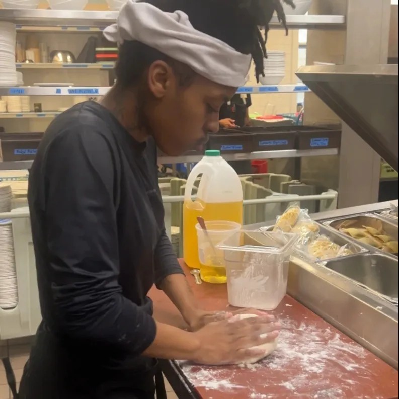 Image alt description