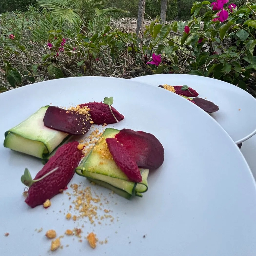 Image alt description