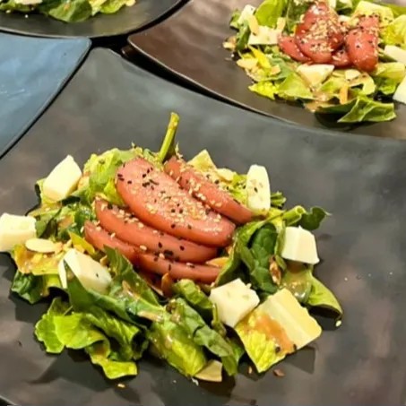 Image alt description