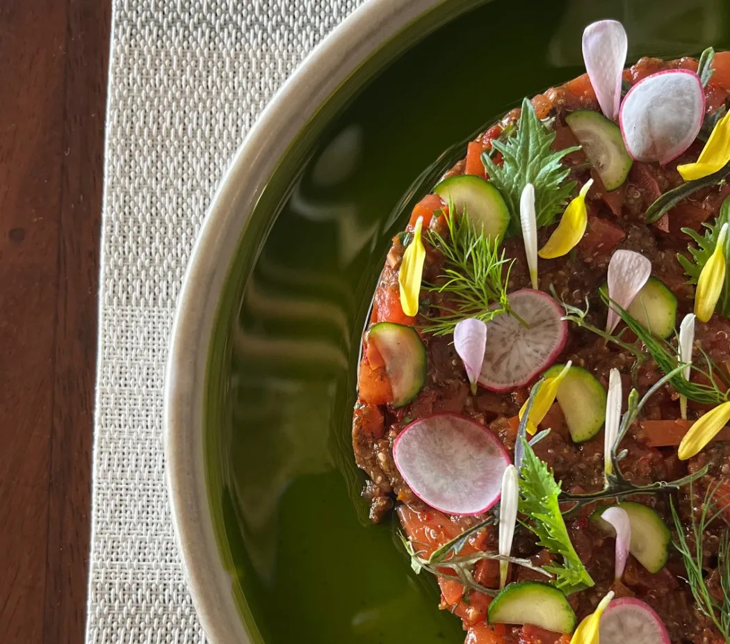 Image alt description