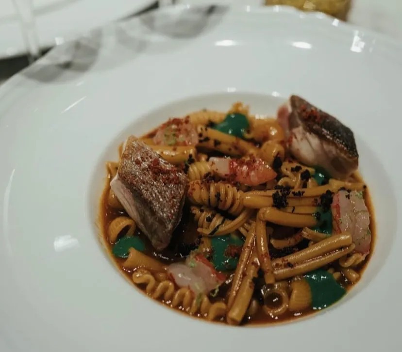 Image alt description