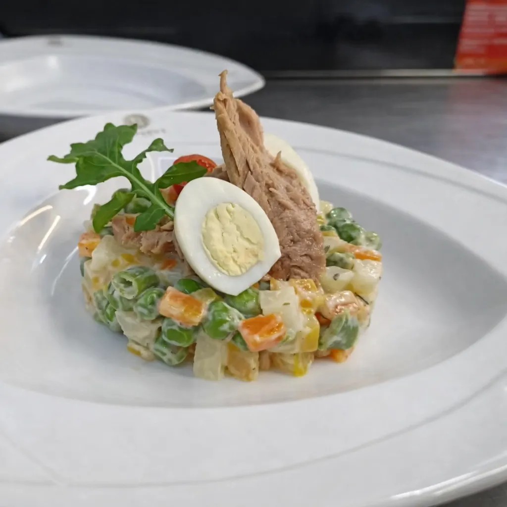 Image alt description