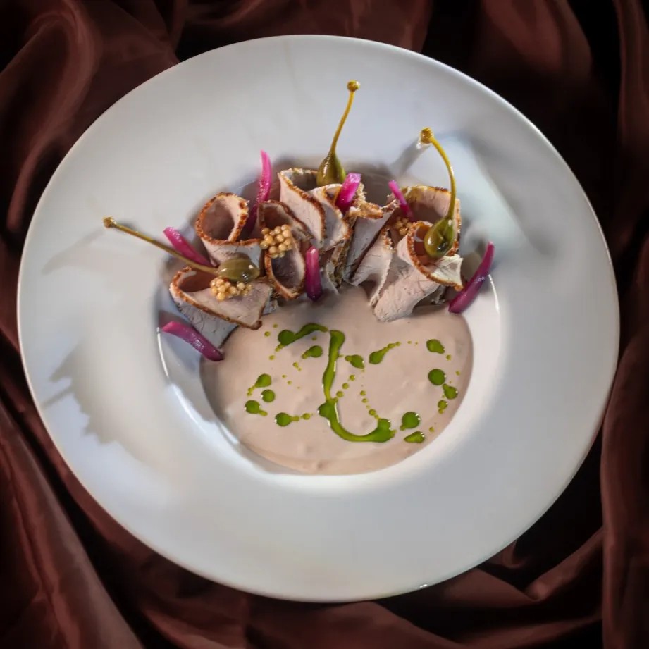 Image alt description