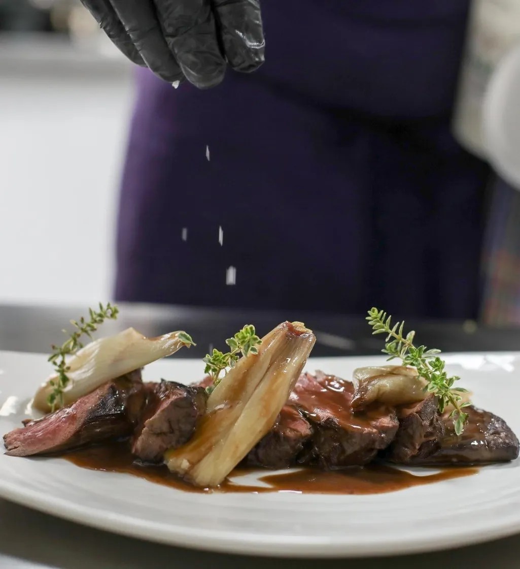 Image alt description