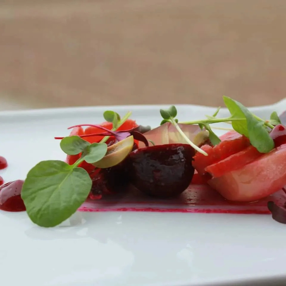 Image alt description