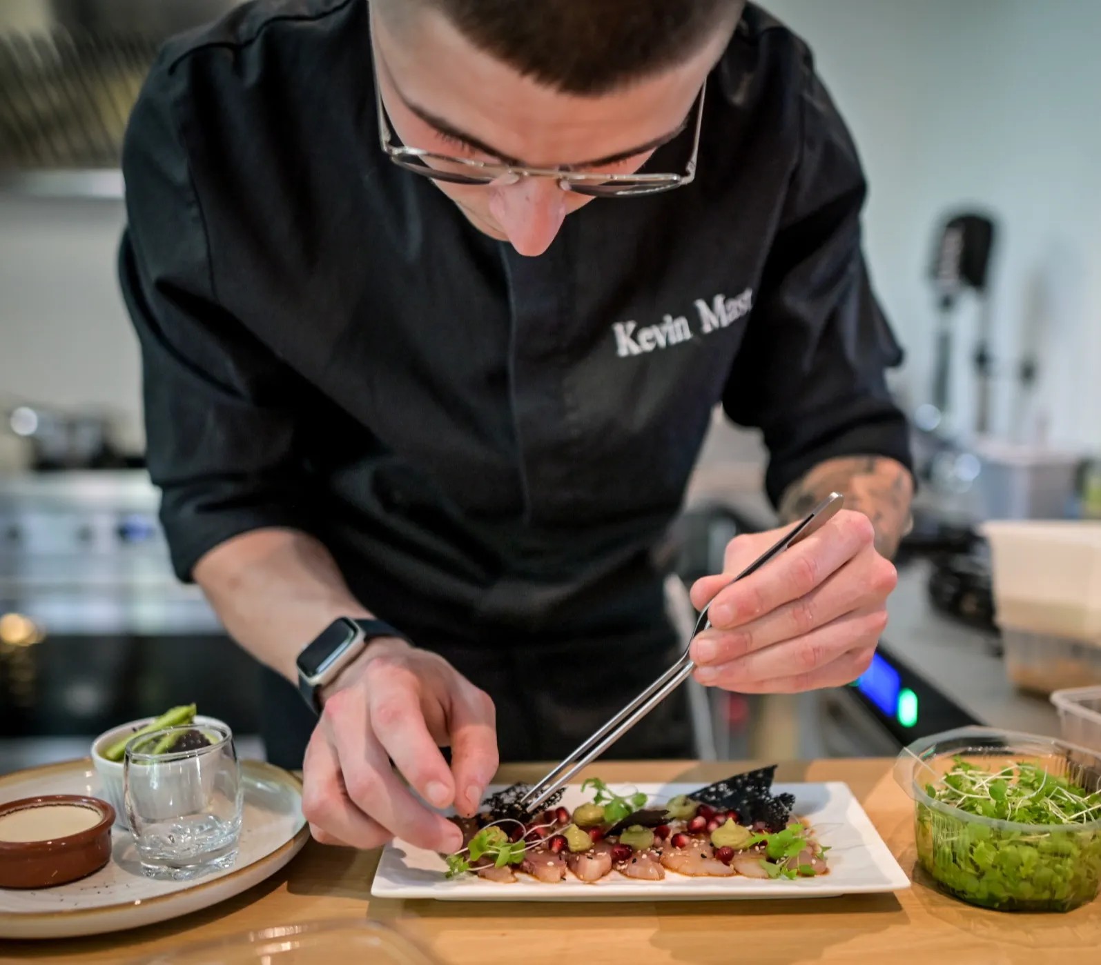 Image alt description