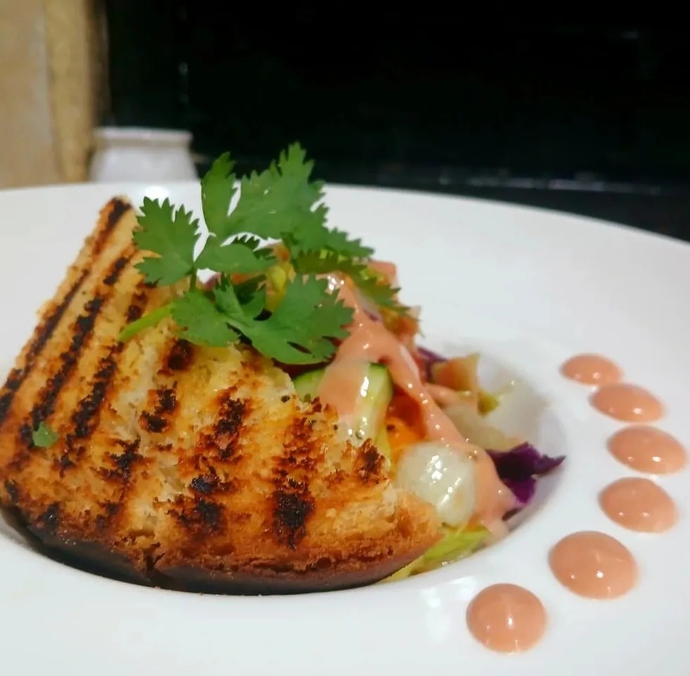 Image alt description